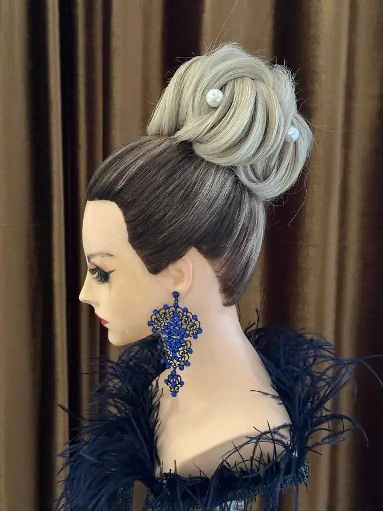 Lucrare semnată de Liuba Trofaniuc, de la cursul Coafuri comerciale rapide