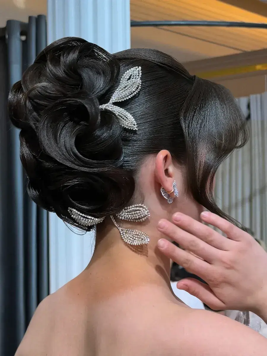 Coafură semnată de Jemshit Mavlyanov, de la masterclassul Modern Hairstyles